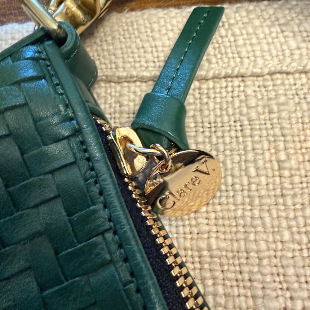 Clare V Moyen Messenger Bag in Evergreen Green Woven Zig Zag - Picture 3 of 16